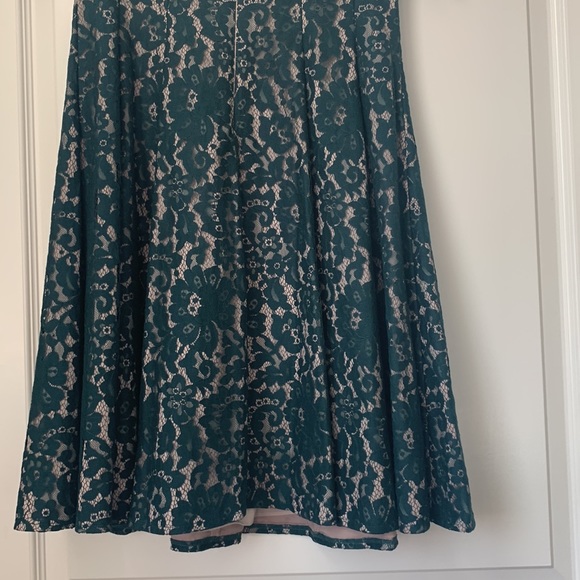 Elisa J Midi Lace Dress, Dark Green, Size 8 - Picture 6 of 9